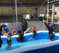 水遊び（シャワー）