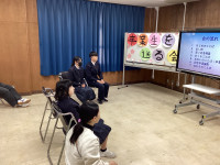 卒業生を送る会　入場